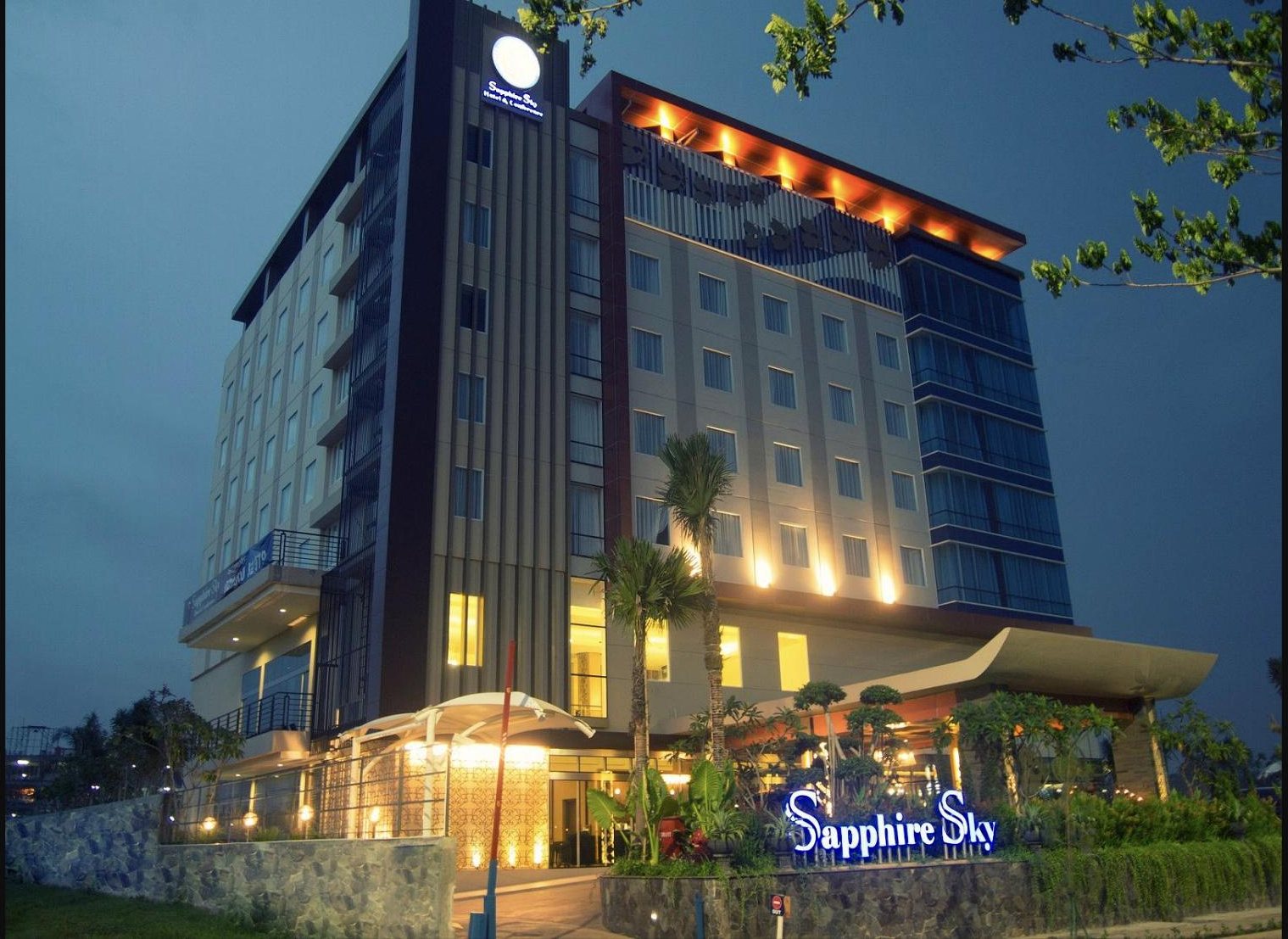 Sapphire Sky Hotel BSD exterior